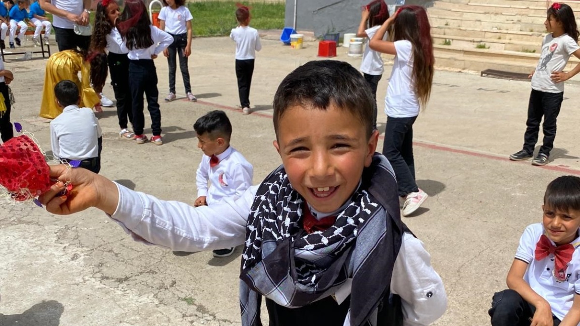 23 Nisan Ulusal Egemenlik ve Çocuk Bayramı Okulumuzda Öğretmen, öğrenci ve velilerimiz ile beraber çoşku ile kutladık.